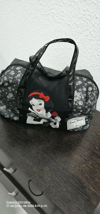 Bolso Negro con Estampado Floral y Blancanieves