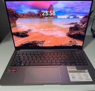 Portátil ASUS Zenbook 15 OLED Gris/Plata