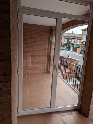 Cerramiento c/puerta de aluminio 1,50m x 2,40m