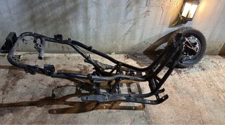 Chasis Piaggio X7 125 (anuncio para Jonatan)