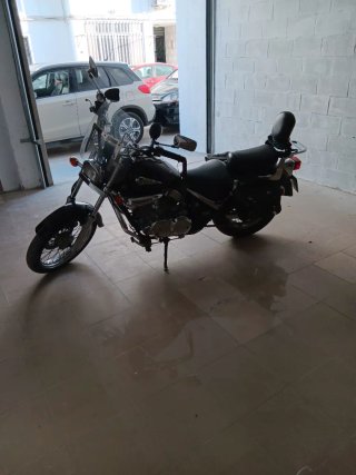 Suzuki Intruder 250cc Negra