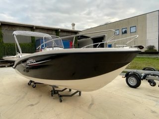 Trimarchi Petra con motor Selva 150 XSR