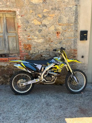Suzuki RMZ 450 Motocross 4T. 2014