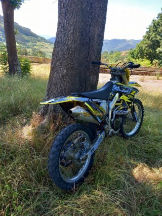 Suzuki RMZ 450 Motocross 4T. 2014