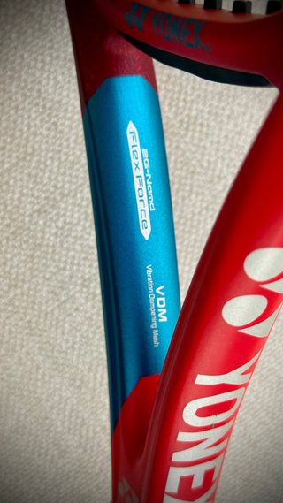 Raqueta Tenis Yonex VCORE 100L 280gr