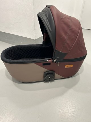 Carrito de bebé marca Anex