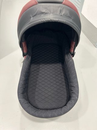 Carrito de bebé marca Anex