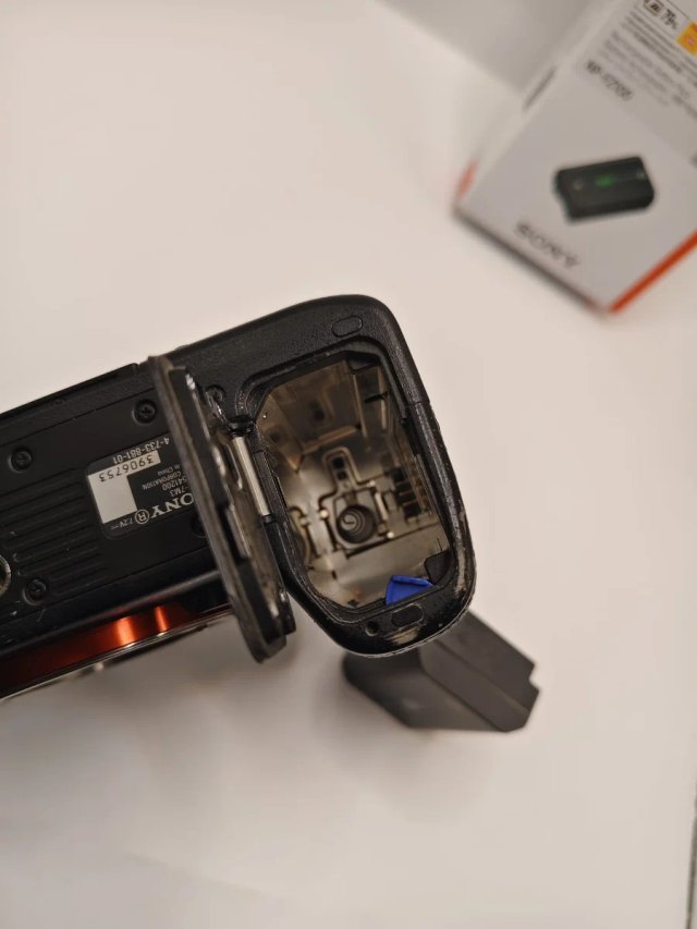 Sony Alpha 7 III (ILCE-7M3) + Batteria NP-FZ100