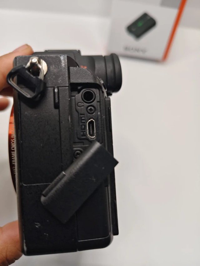 Sony Alpha 7 III (ILCE-7M3) + Batteria NP-FZ100