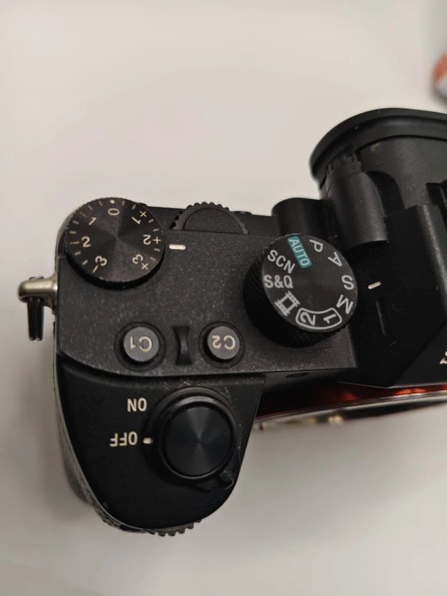 Sony Alpha 7 III (ILCE-7M3) + Batteria NP-FZ100