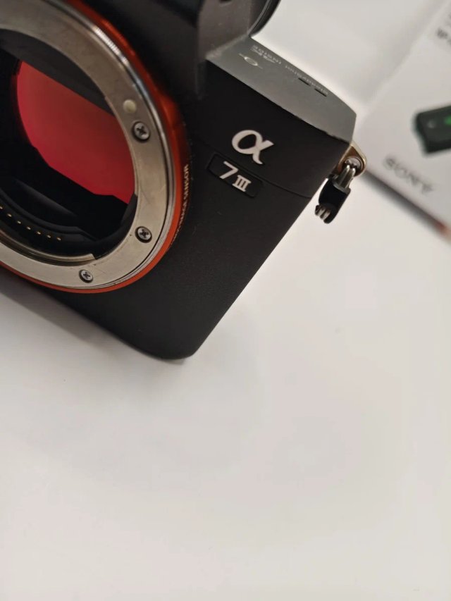 Sony Alpha 7 III (ILCE-7M3) + Batteria NP-FZ100
