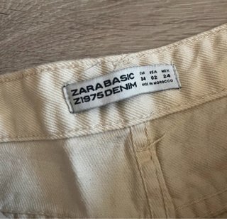 Shorts Zara Beige con Flores Rosas