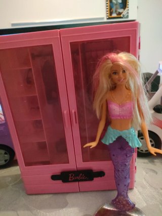 Armario Barbie con Muñeca Sirena