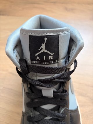 Jordan 1 Mid Blcak Chrome