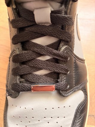 Jordan 1 Mid Blcak Chrome