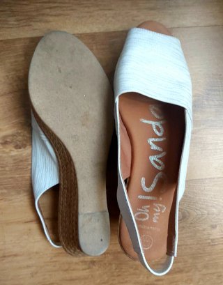 Sandalias blancas de piel