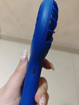 Ventilatore portatile ricaricabile blu