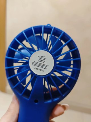 Ventilatore portatile ricaricabile blu