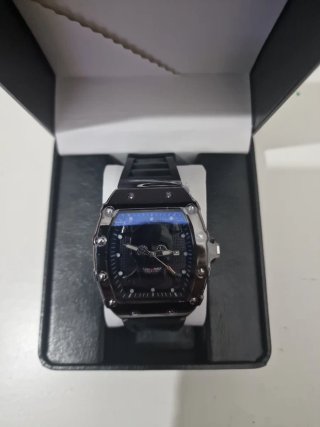 Reloj Hombre Negro y Plateado Nuevo