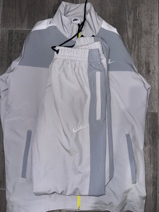 Chándal Nike Gris y Blanco