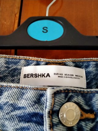 Falda vaquera de Bershka