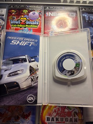 Consegna di 9 giochi PSP / PES 2012, NFS Shift...