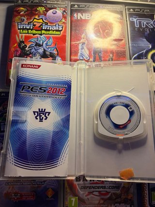 Consegna di 9 giochi PSP / PES 2012, NFS Shift...