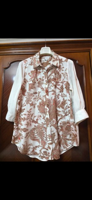 Camisa estampada amplia