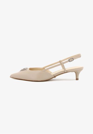 Zapatos de tacón Guess beige