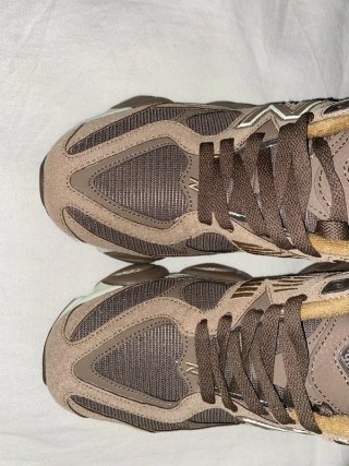 New Balance 9060 Marrones