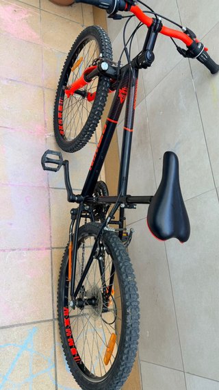 Bicicleta Rockrider BTWIN 24 Negra/naranja