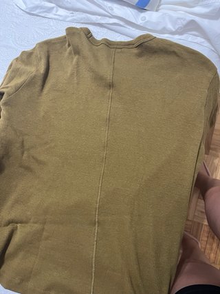 Jersey fino verde oliva.