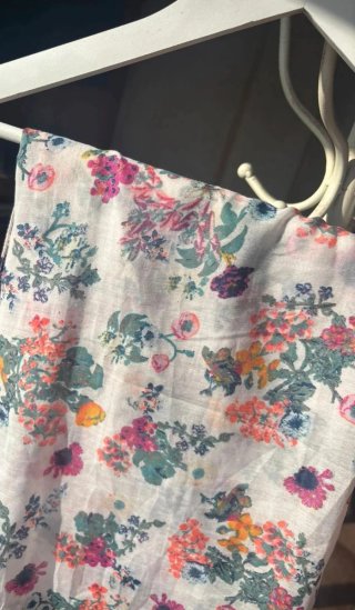 Fular C&A Estampado Floral Multicolor