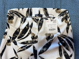 Pantalón ancho nuevo Zara