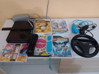 Consola Wii Negra + 4 Juegos y Accesorios