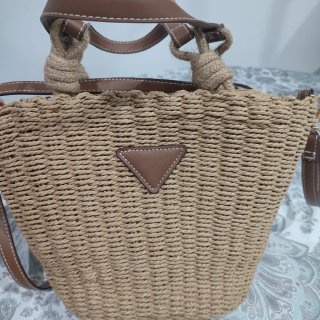 Bolso de verano de rafia y piel