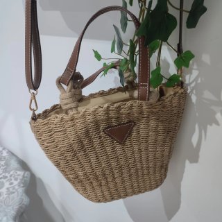 Bolso de verano de rafia y piel
