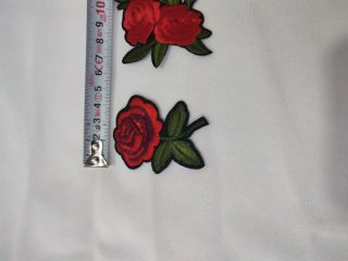 Lote 2 parches bordados rosas rojas