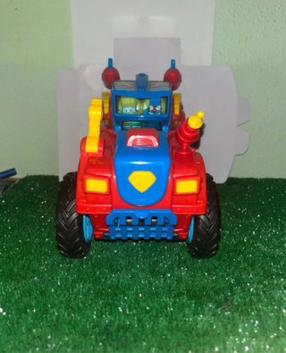 SuperZings Monster Roller Truck con Blaster