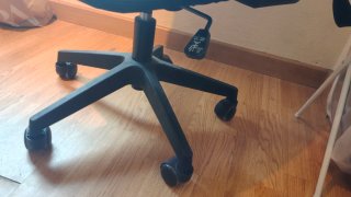 Silla ergonómica de oficina negra
