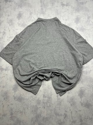 Camiseta Adidas gris