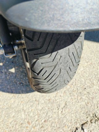 Piaggio MP3 400ie LT se conduce con carnet B