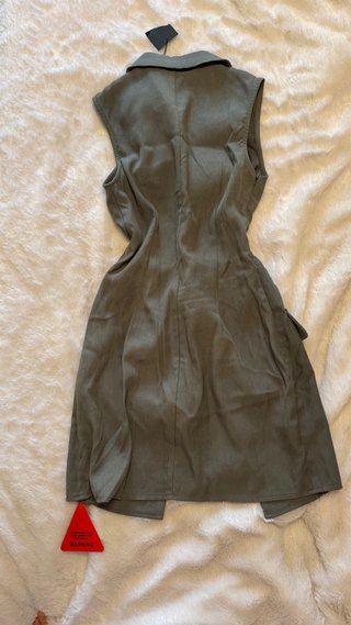 Vestido corto encaje rojo y traje femenino