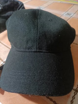 3 Gorros Bershka Disney Beige y Negro