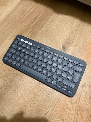 Teclado Logitech K380 + Ratón Pebble M350 Gris