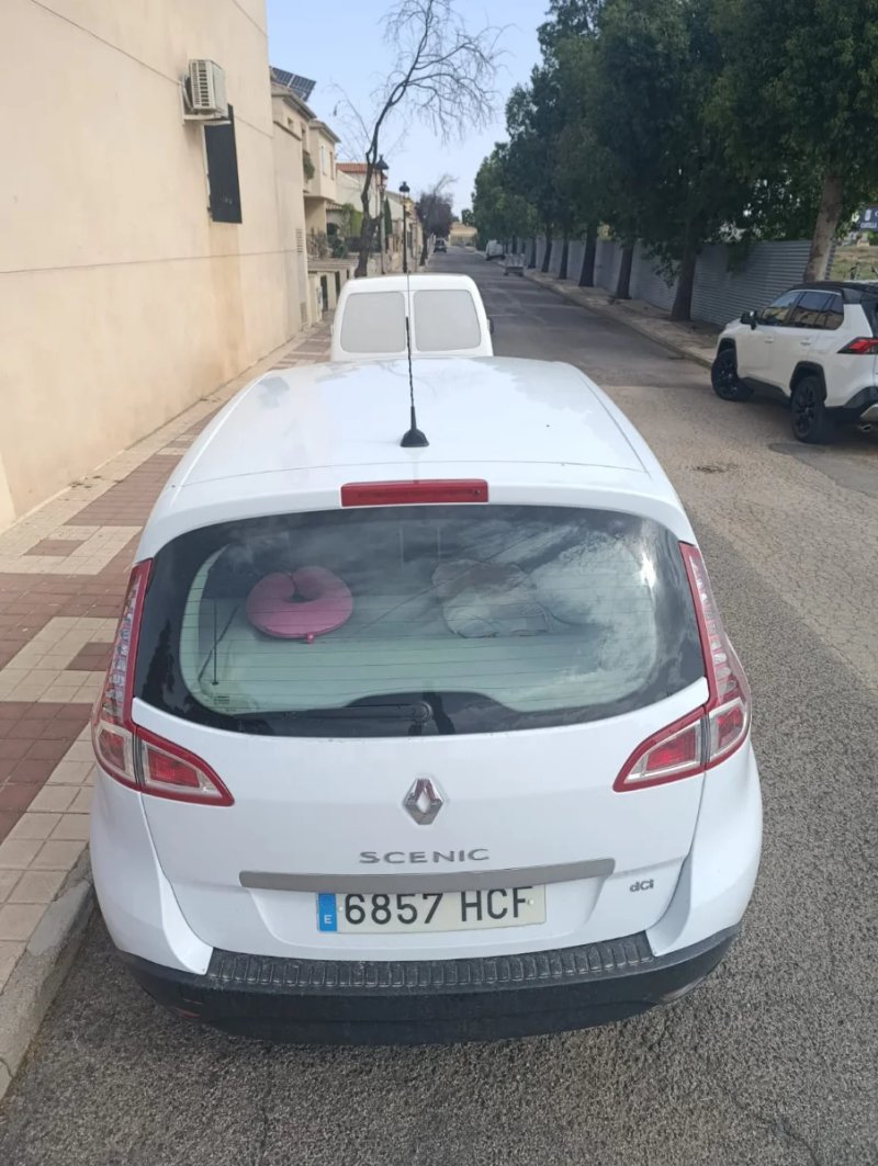 Renault Scenic 2011 - foto 1