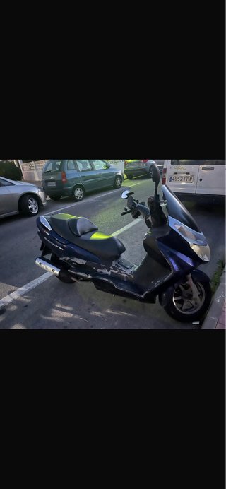 Suzuki Maxi Scooter Azul 125cc
