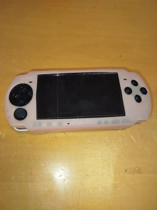 Sony PSP 3004 Nero con Custodia Rosa e Caricatore
