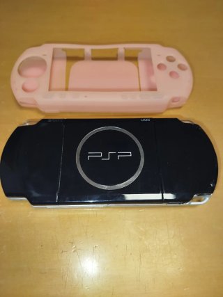 Sony PSP 3004 Nero con Custodia Rosa e Caricatore