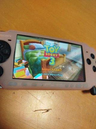 Sony PSP 3004 Nero con Custodia Rosa e Caricatore